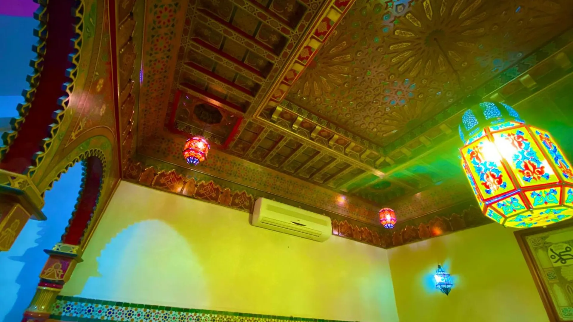Riad Atlas Logement Entier Prive Avec Jacuzzi Au Coeur De Marrakesh Entire Accommodation Marocko