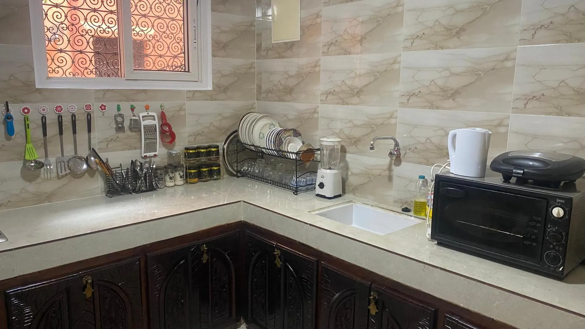Riad Atlas Logement Entier Prive Avec Jacuzzi Au Coeur De Marrakesh Entire Accommodation 0*,