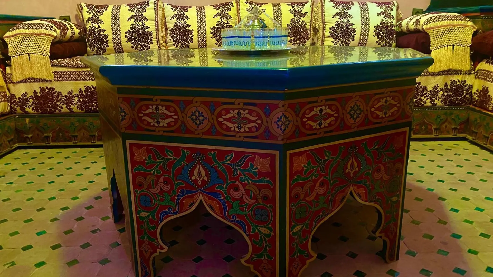 Riad Atlas Logement Entier Prive Avec Jacuzzi Au Coeur De Marrakesh Entire Accommodation